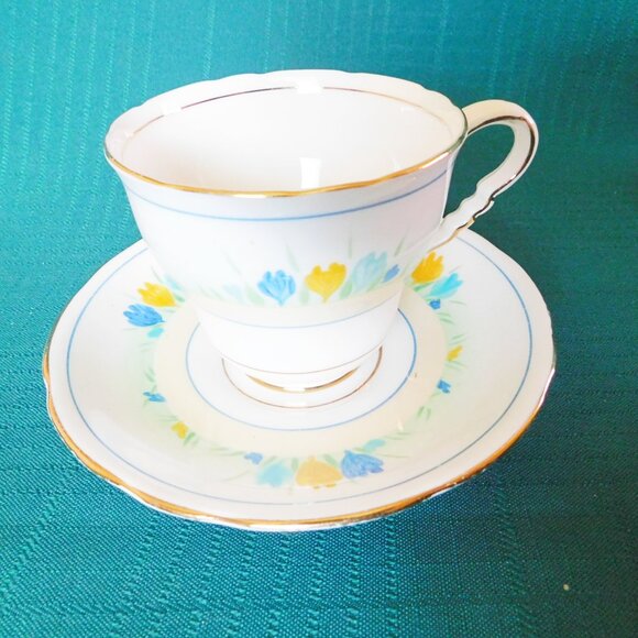 Royal Stafford 8205K blue yellow flowers cup and saucer VGU - Picture 2 of 6